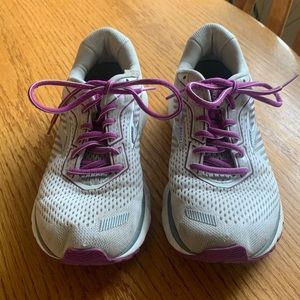 Brooks Ghost 12 running shoes